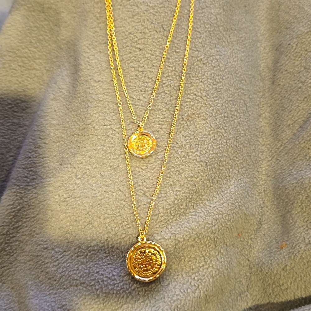 Double gold necklace